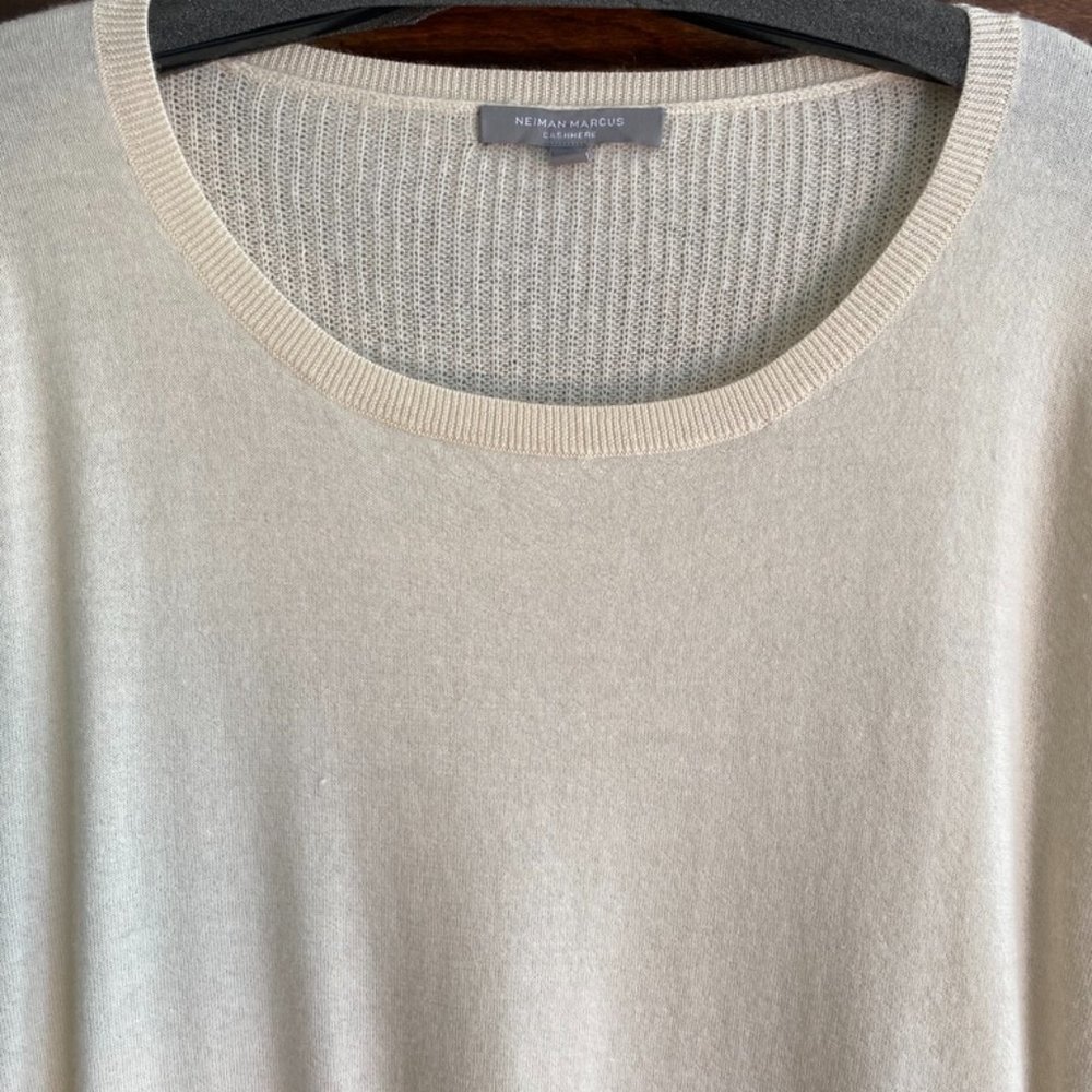 Neiman Marcus cream cashmere tunic sweater